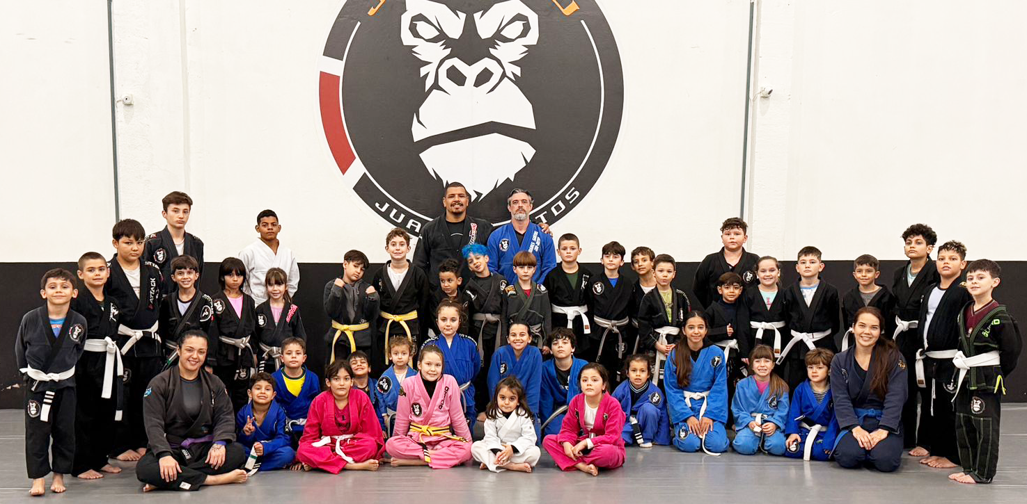 Crianças treinando Jiu-Jitsu - Gorilla Team